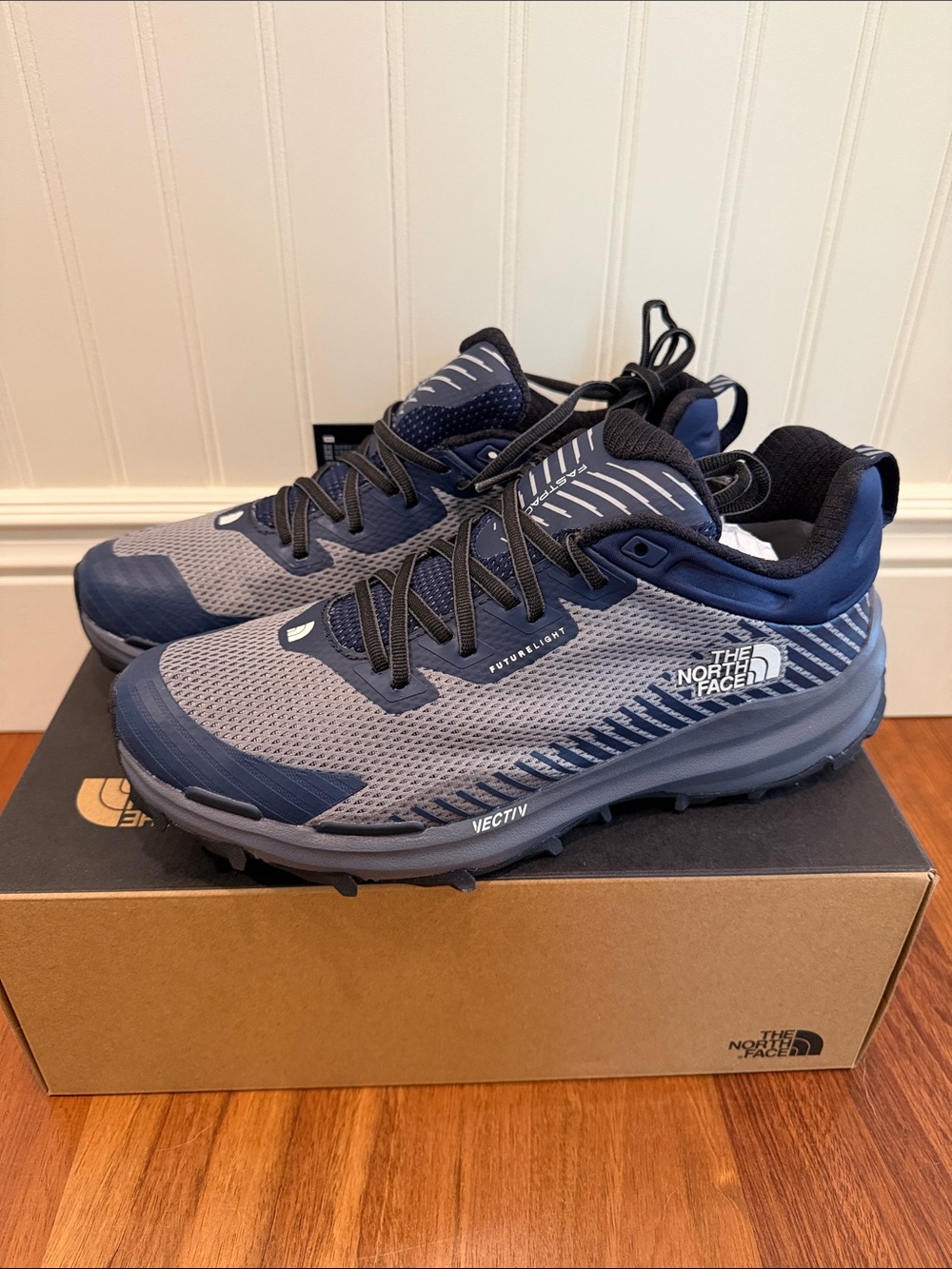 The North Face Men's Fastpack VECTIV Futurelight Trail Shoes - Gray and Navy